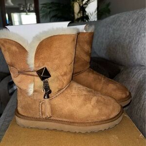 UGG Chestnut Shearling Winter Boots